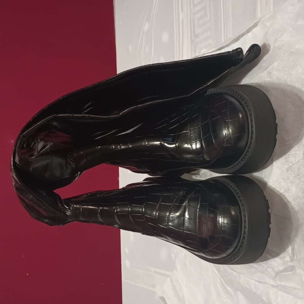 Franco Sarto  Black Croc-Embossed Boots Over-the Knee Ppp
